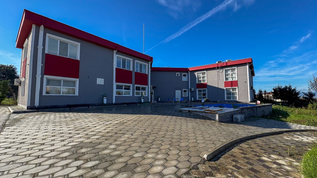 ERA ANGEL'dan Burhaniye Kızıklı'da 4300 m² Arsa Üzerine Kurulu 1500 m² Kapalı Alanlı Komple Satılık Tesis