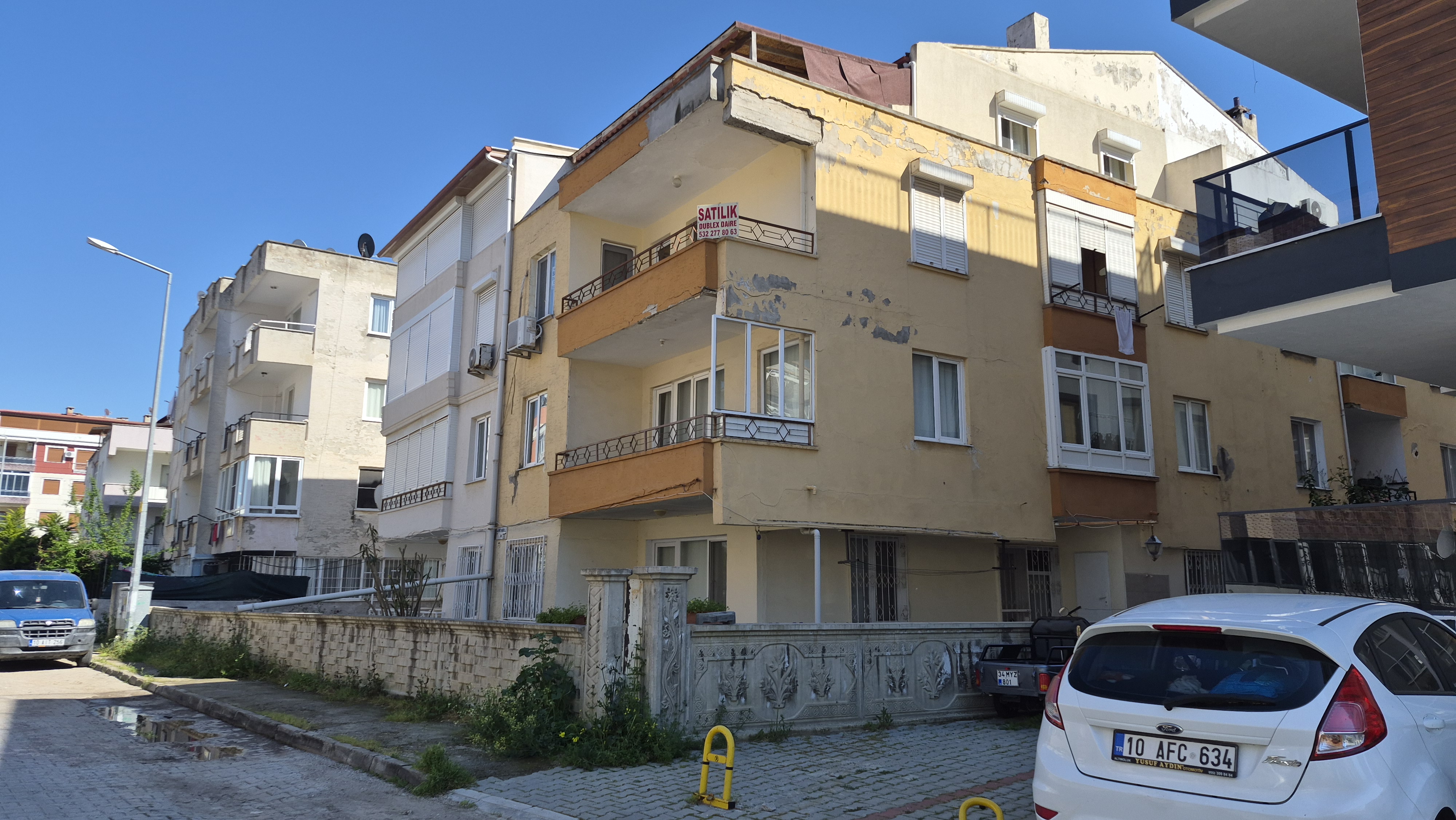 AYVALIK SARIMSAKLI’DA DENİZE YAKIN 2+1 DAİRE